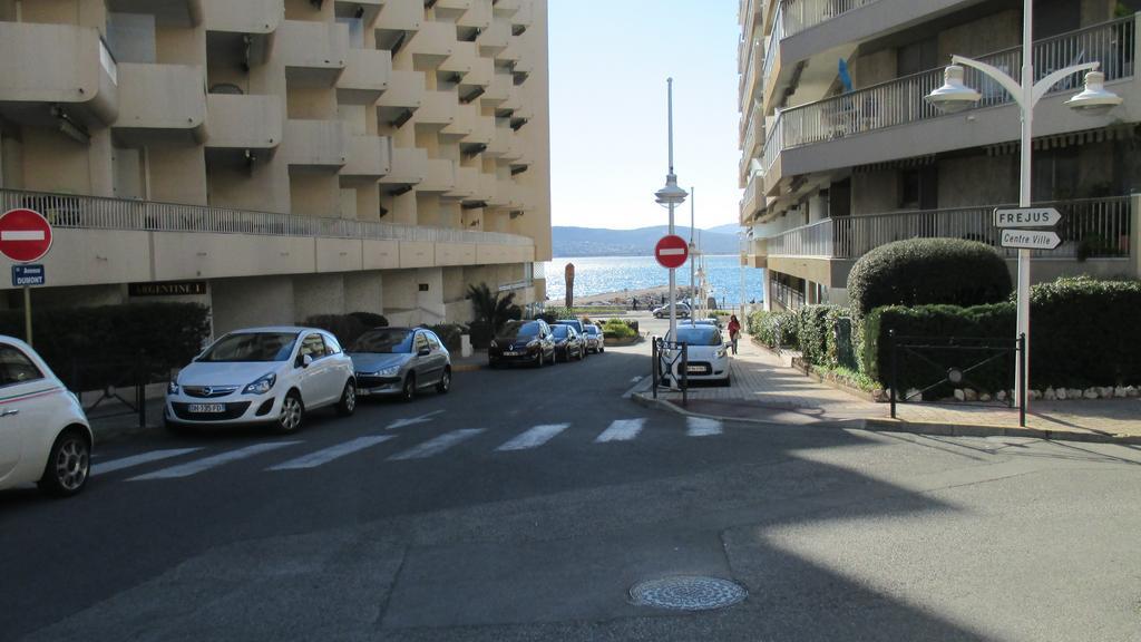 Promenade Des Bains Apartment Saint-Raphaël Δωμάτιο φωτογραφία